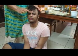 oil application for Abhyanga Snan